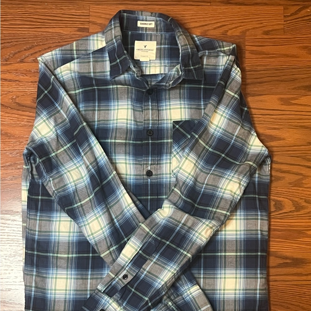 American Eagle Outfitters Navy and White Plaid Shirt